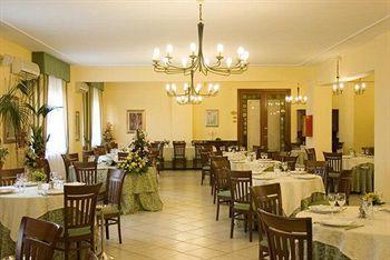 Hotel Olga Казорія Екстер'єр фото