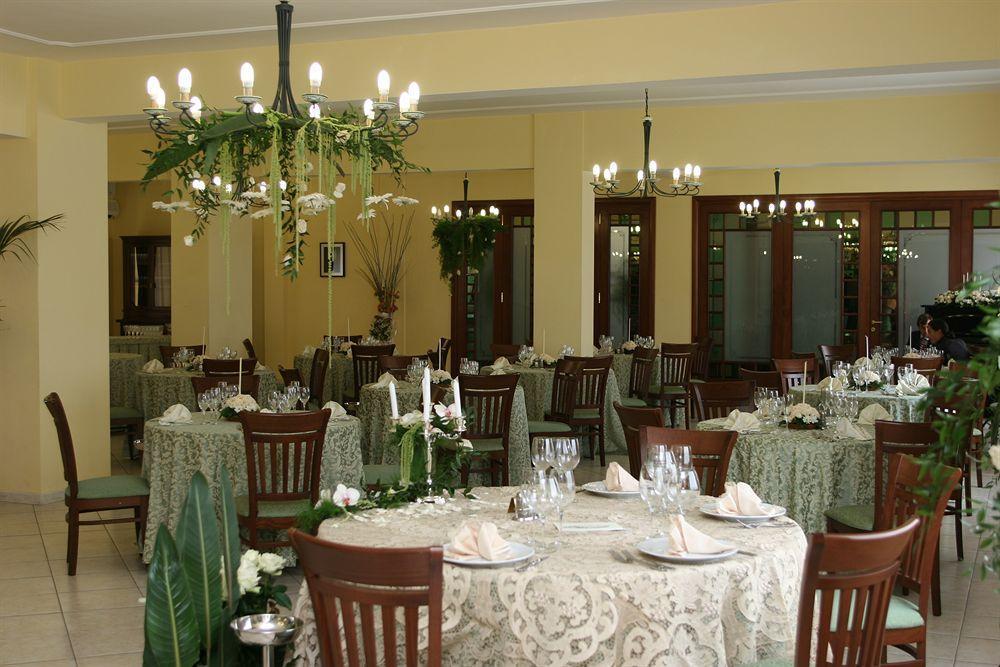 Hotel Olga Казорія Екстер'єр фото